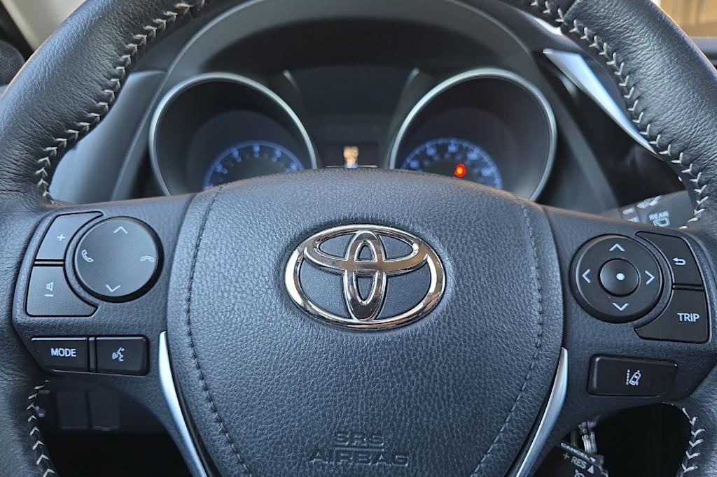 Thumbnail: 2018 Toyota Corolla iM - 25