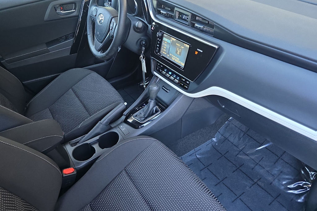 Thumbnail: 2018 Toyota Corolla iM - 12