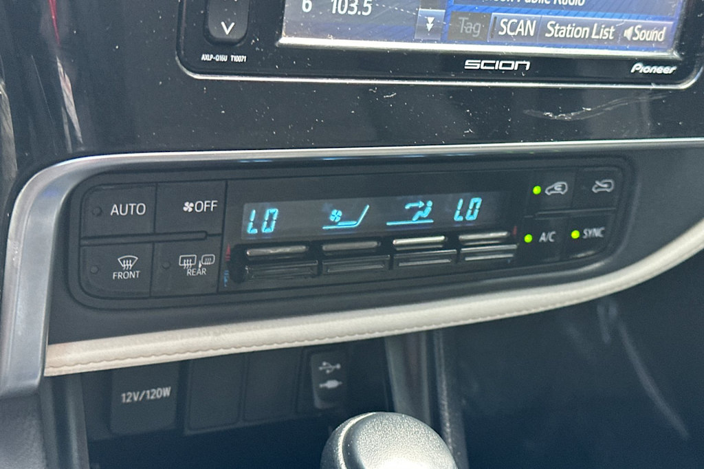 Thumbnail: 2016 Scion iM - 25