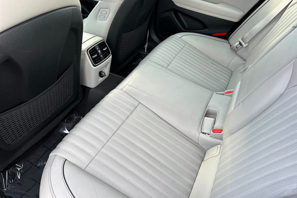 Thumbnail: 2019 Genesis G70 - 10