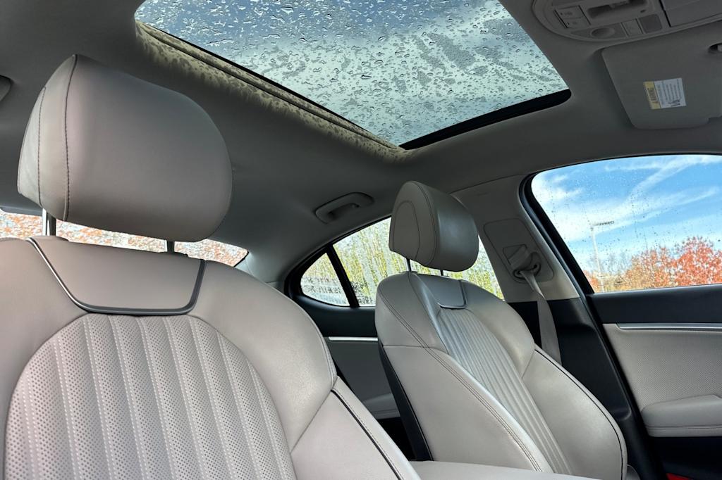 Thumbnail: 2019 Genesis G70 - 22