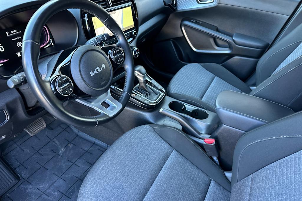 Thumbnail: 2023 Kia Soul - 9