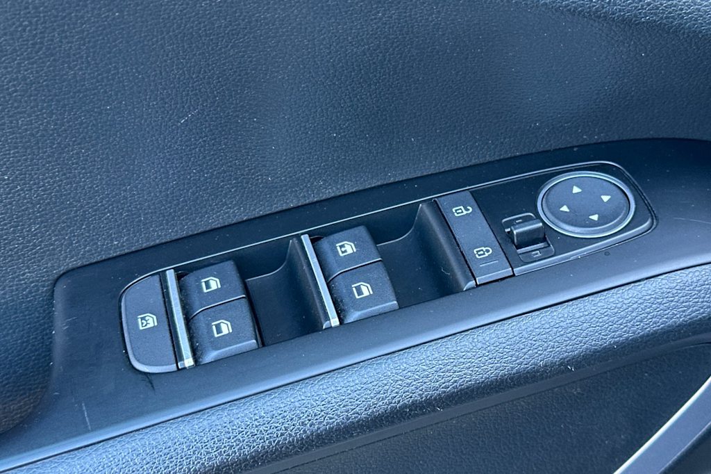 Thumbnail: 2023 Kia Soul - 23