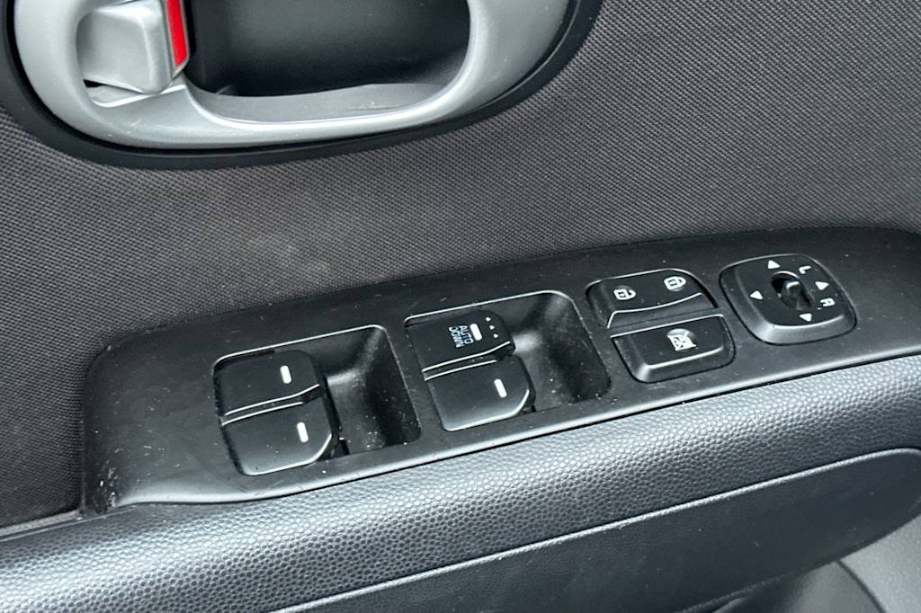 Thumbnail: 2015 Kia Soul - 21