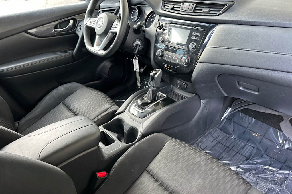 Thumbnail: 2017 Nissan Rogue - 13