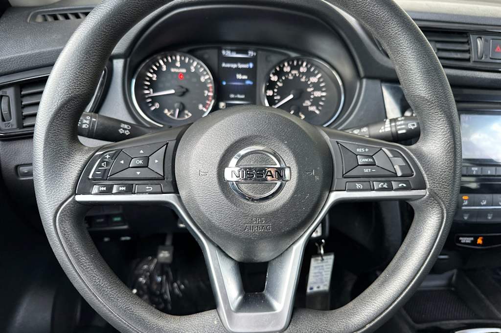 Thumbnail: 2017 Nissan Rogue - 26