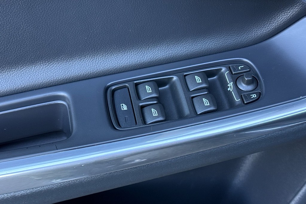 Thumbnail: 2015 Volvo V60 - 22