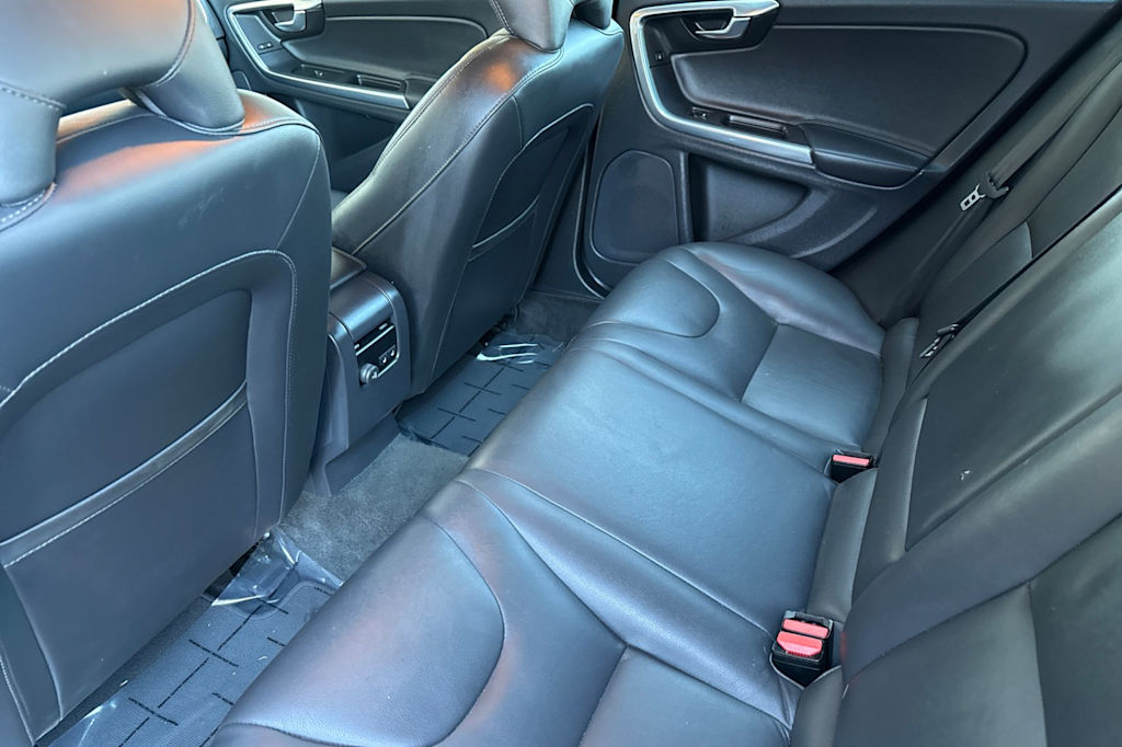 Thumbnail: 2015 Volvo V60 - 11