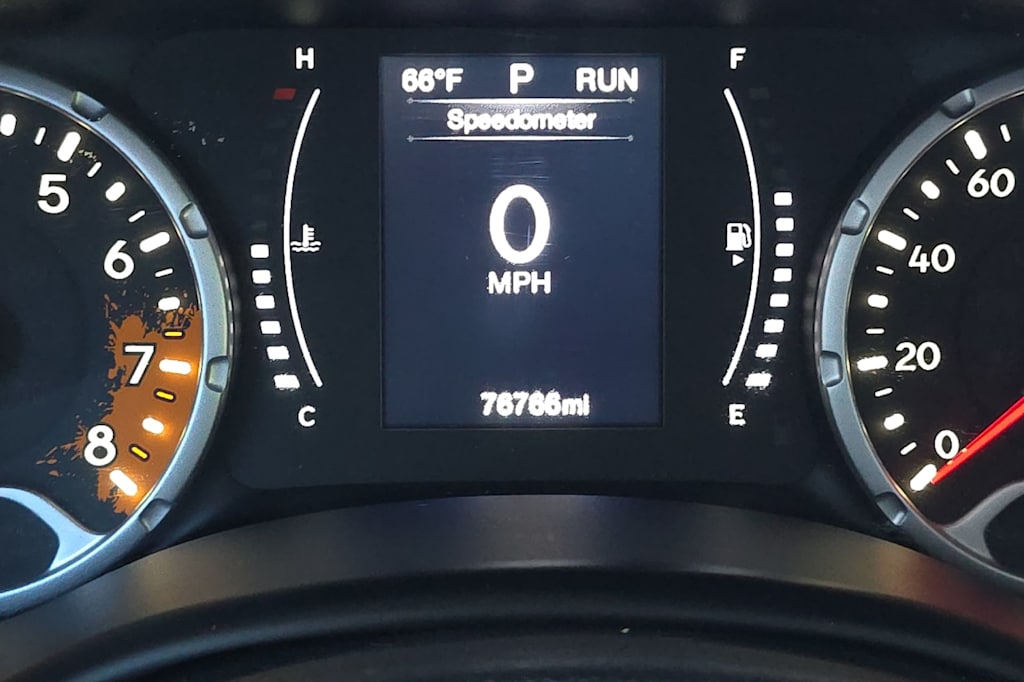 Thumbnail: 2017 Jeep Renegade - 28