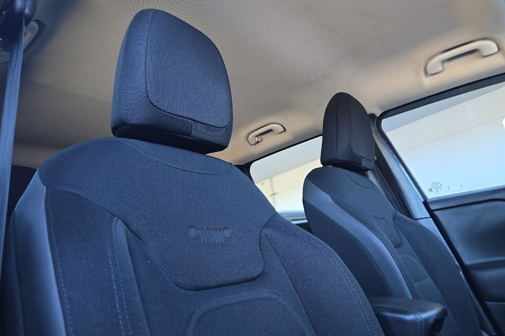 Thumbnail: 2017 Jeep Renegade - 23