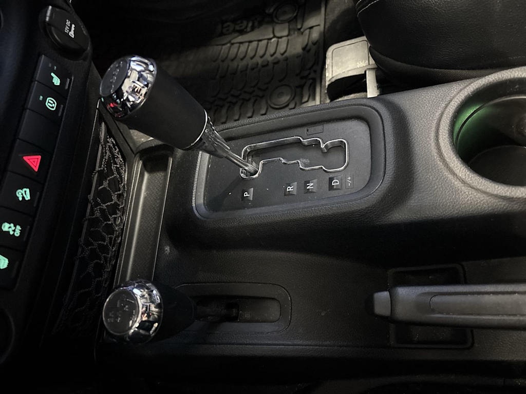 Thumbnail: 2016 Jeep Wrangler - 12