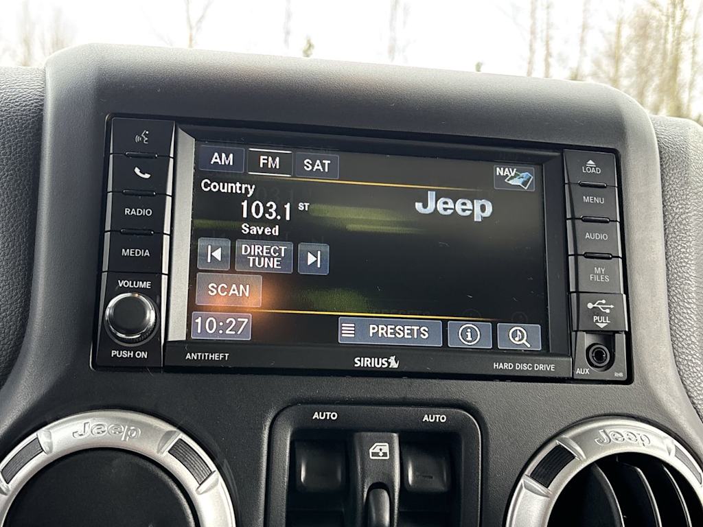Thumbnail: 2015 Jeep Wrangler - 10