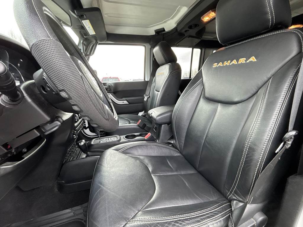 Thumbnail: 2015 Jeep Wrangler - 8