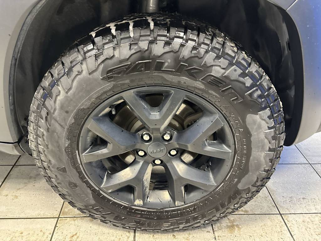 Thumbnail: 2017 Jeep Cherokee - 8