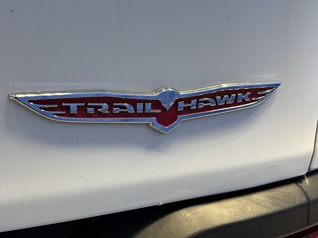 Thumbnail: 2017 Jeep Cherokee - 7