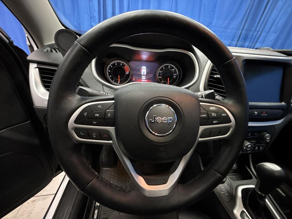 Thumbnail: 2017 Jeep Cherokee - 2