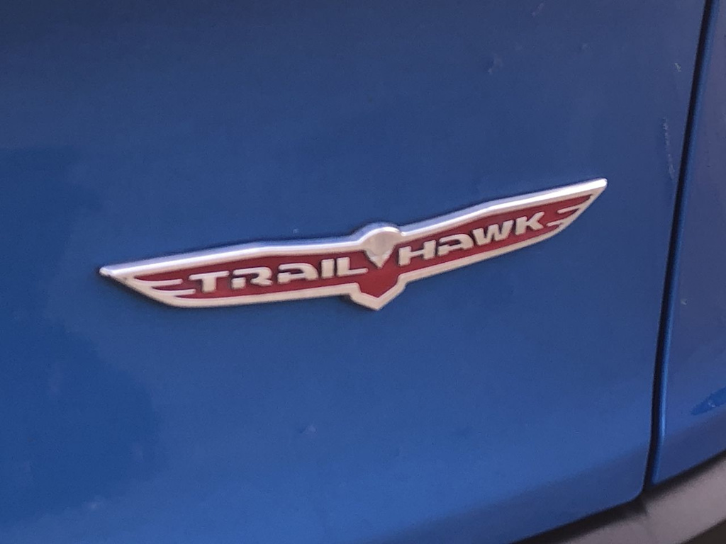 Thumbnail: 2018 Jeep Cherokee - 28