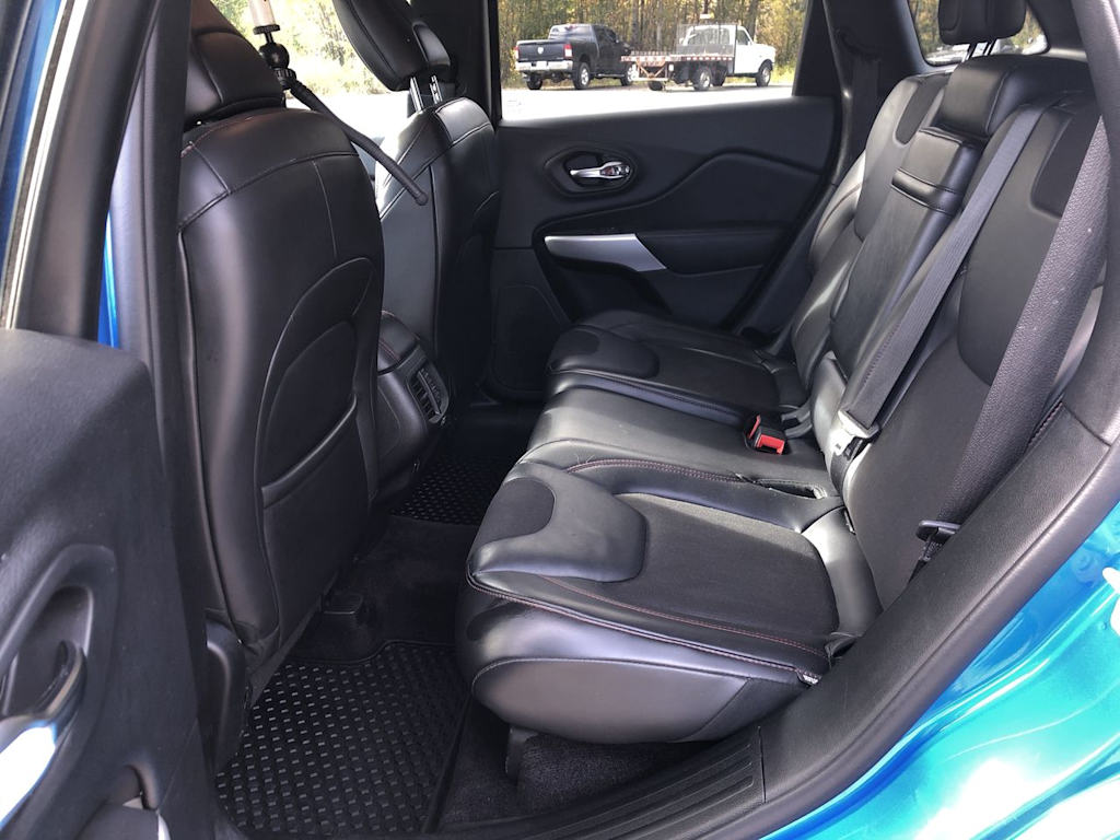 Thumbnail: 2018 Jeep Cherokee - 11