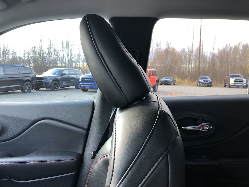 Thumbnail: 2022 Jeep Cherokee - 11