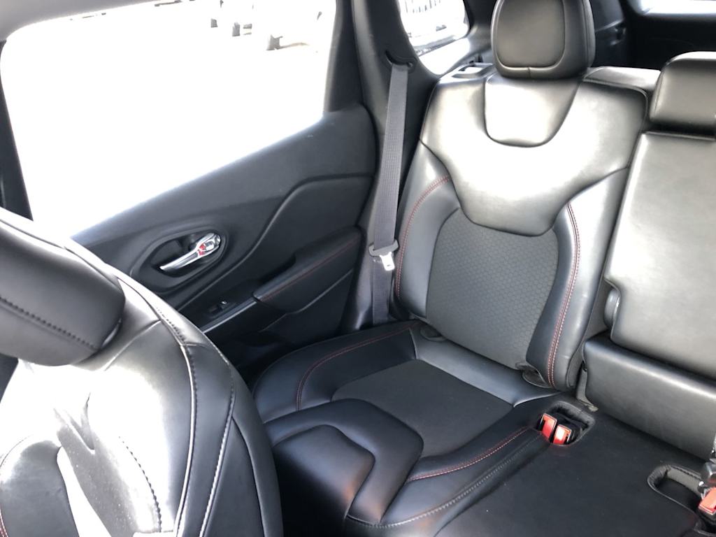 Thumbnail: 2022 Jeep Cherokee - 13