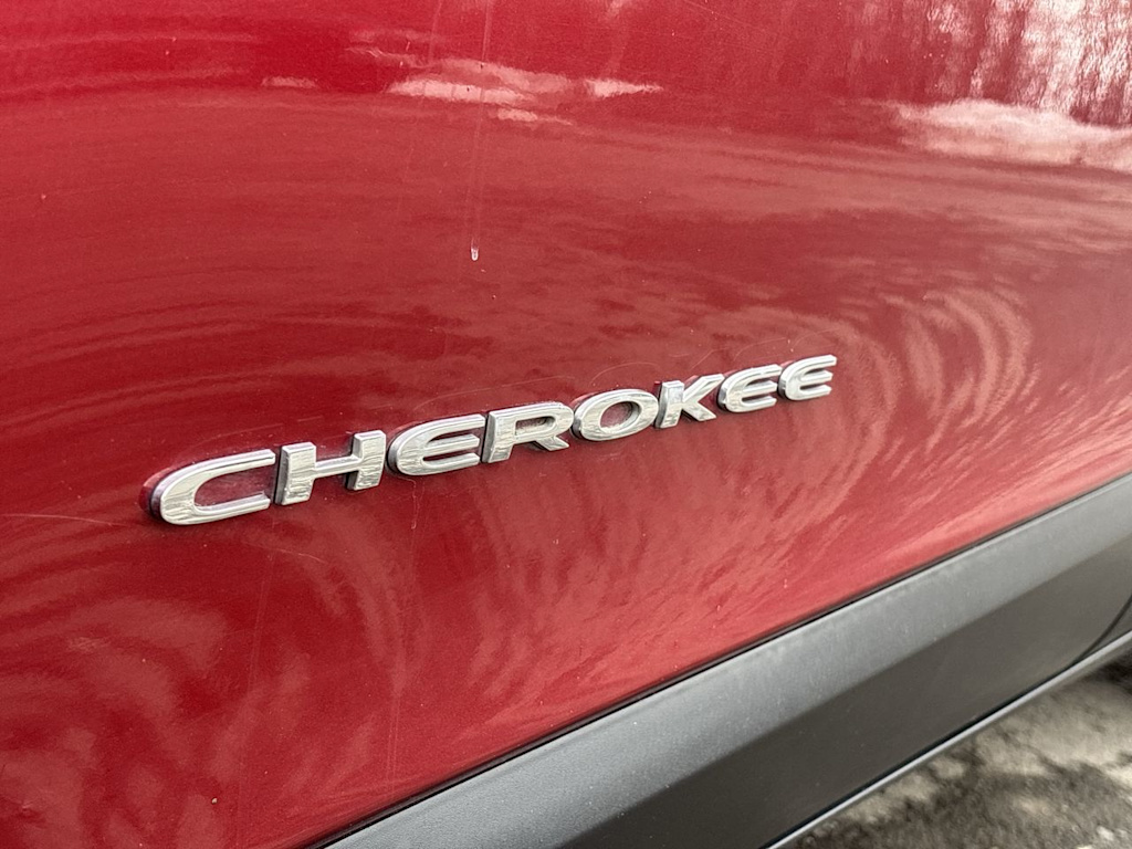 Thumbnail: 2017 Jeep Cherokee - 27