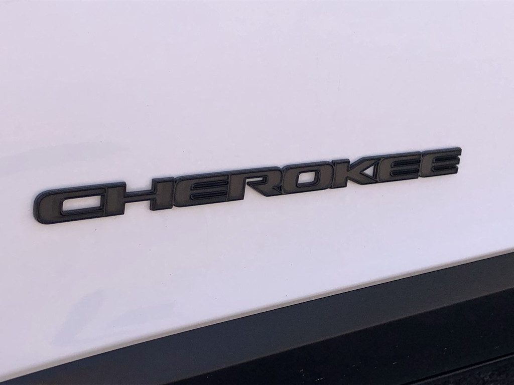 Thumbnail: 2023 Jeep Cherokee - 7