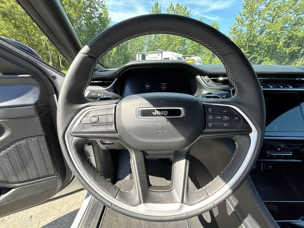 Thumbnail: 2025 Jeep Grand Cherokee - 2