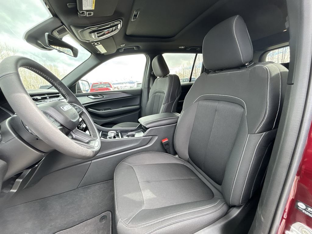 Thumbnail: 2026 Jeep Grand Cherokee - 10