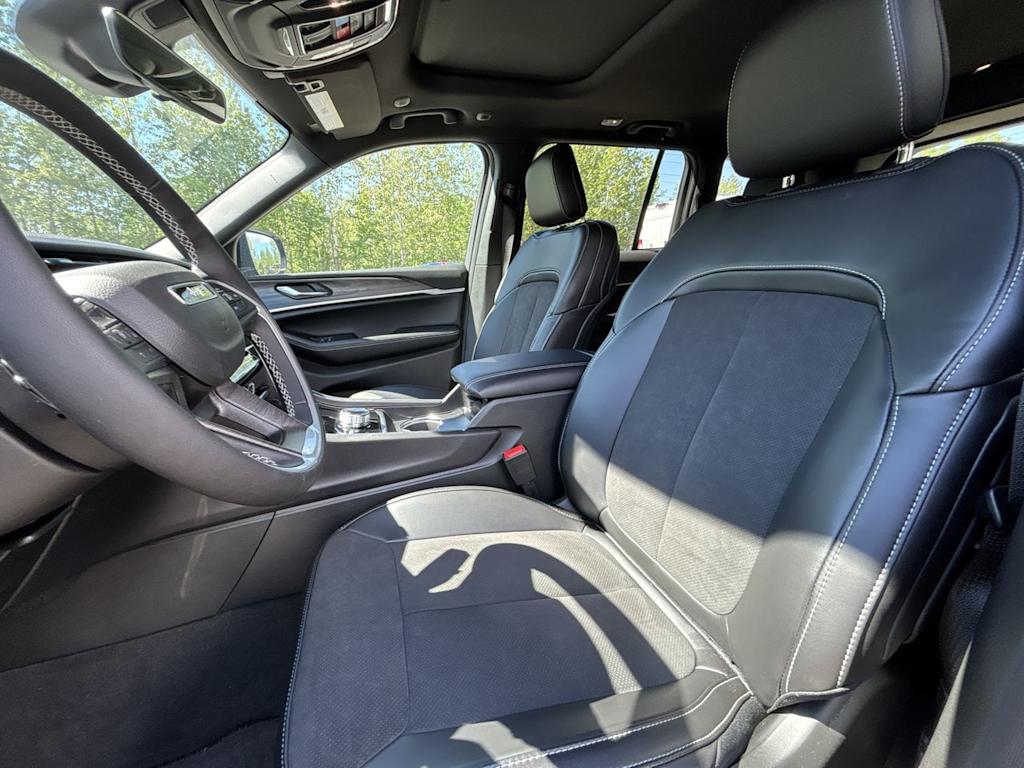 Thumbnail: 2026 Jeep Grand Cherokee - 10
