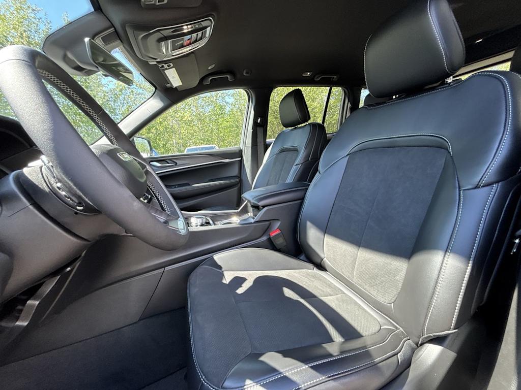 Thumbnail: 2026 Jeep Grand Cherokee - 10