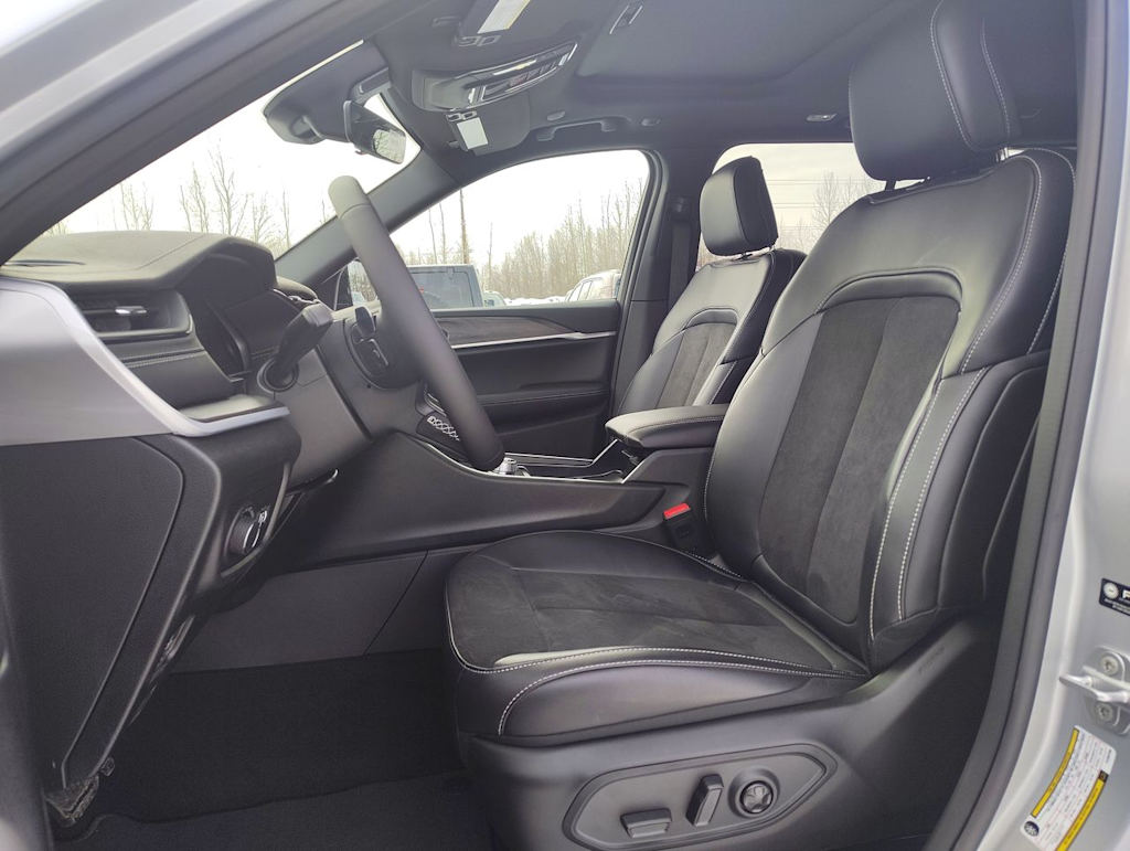 Thumbnail: 2026 Jeep Grand Cherokee - 10