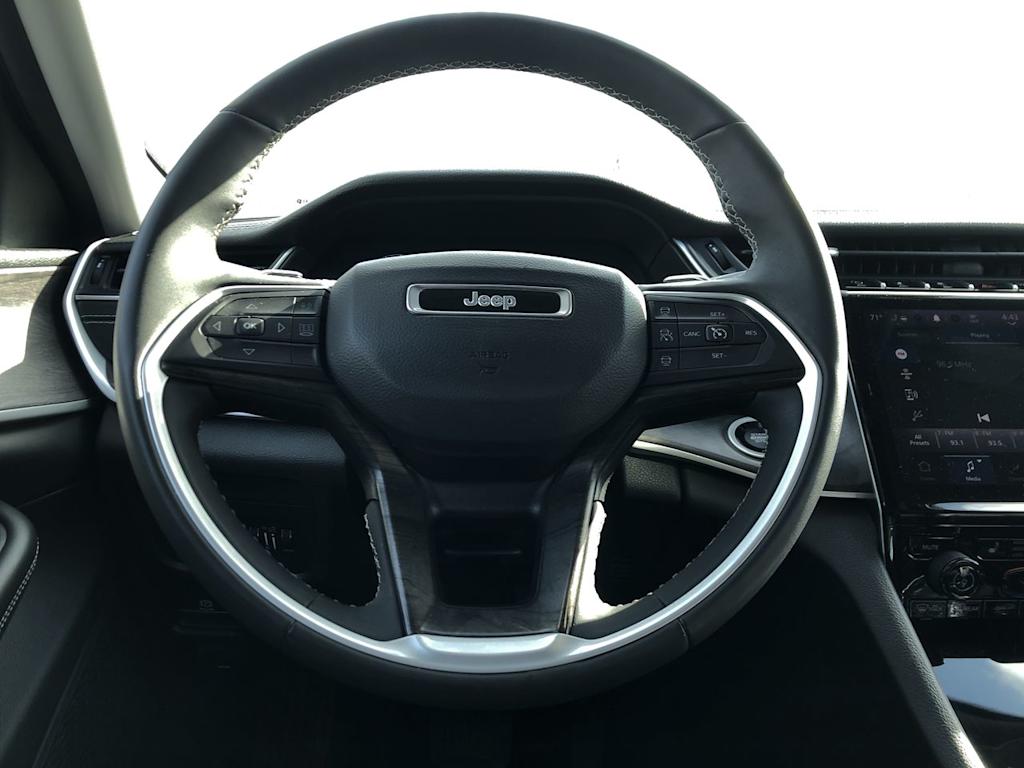 2023 Jeep Grand Cherokee Limited Edition 2