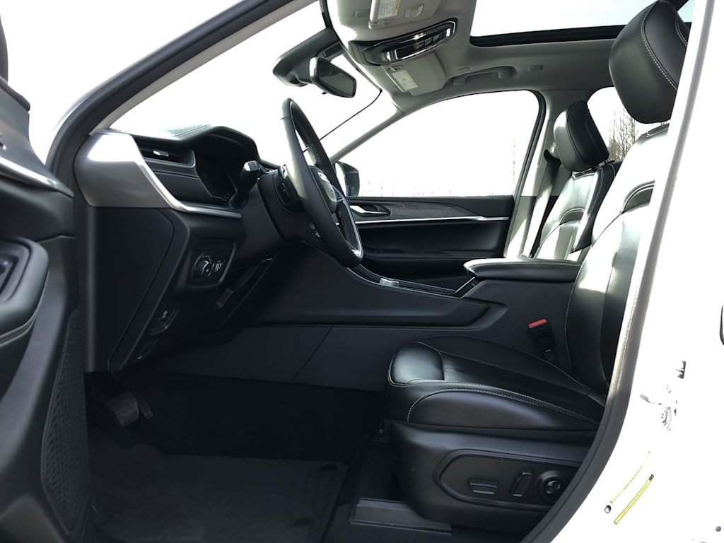 2024 Jeep Grand Cherokee Limited Edition 10