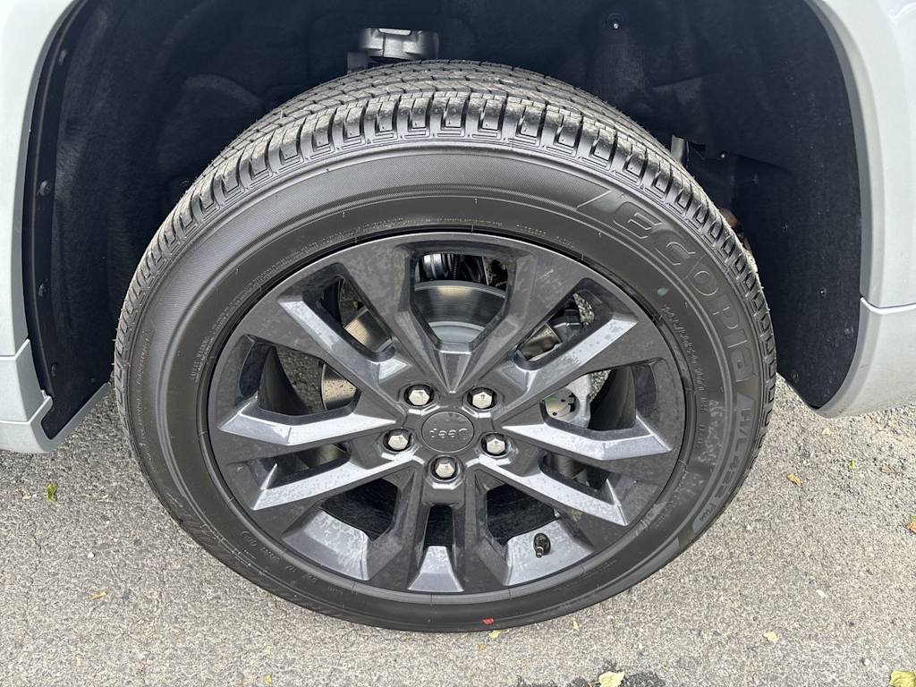 Thumbnail: 2026 Jeep Grand Cherokee - 8