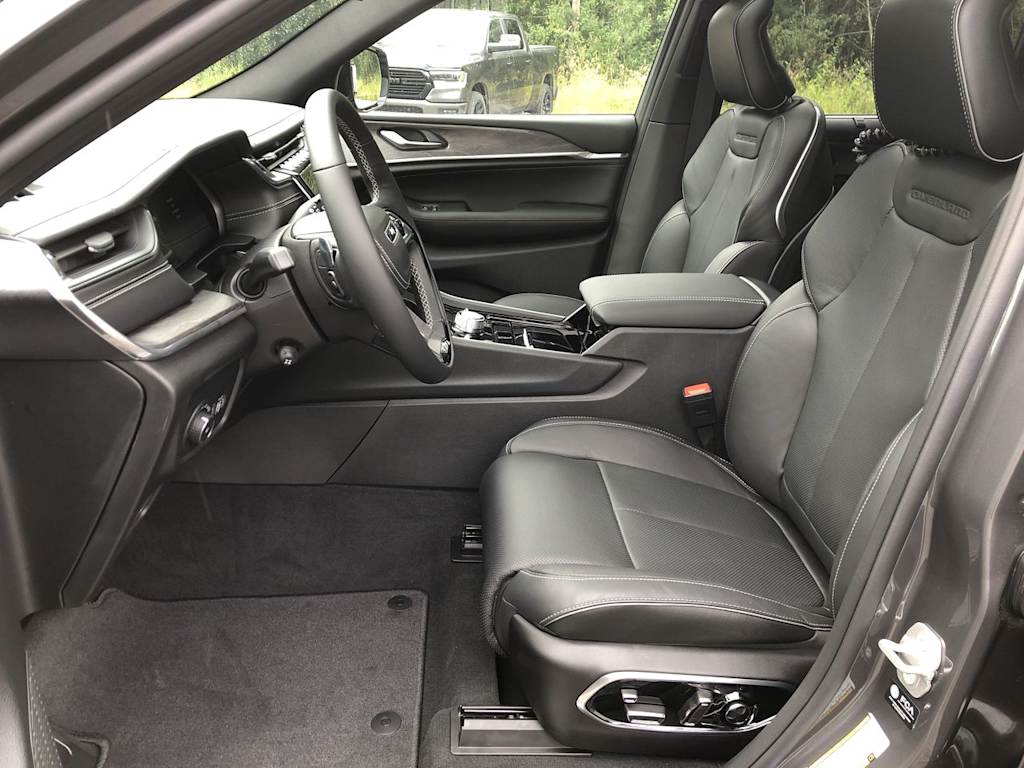 Thumbnail: 2025 Jeep Grand Cherokee - 10