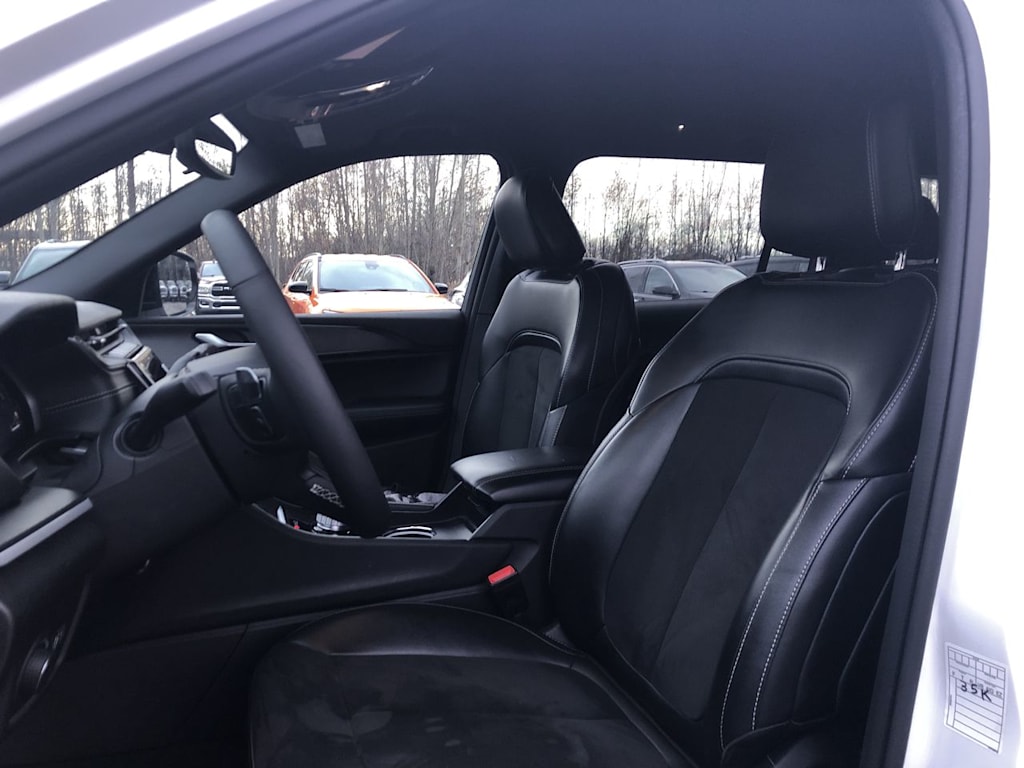 Thumbnail: 2024 Jeep Grand Cherokee L - 10