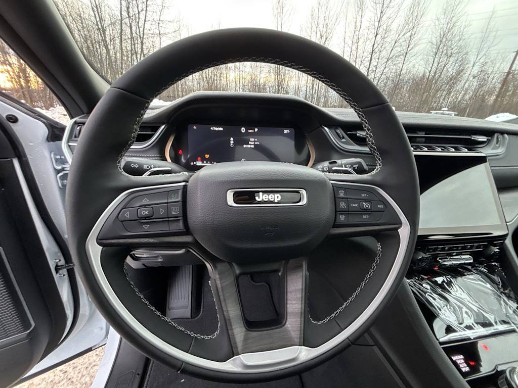 Thumbnail: 2025 Jeep Grand Cherokee L - 2