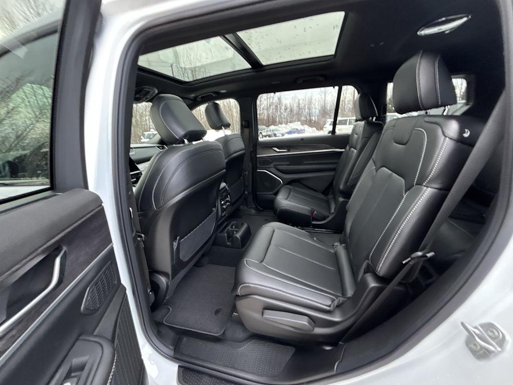 Thumbnail: 2025 Jeep Grand Cherokee L - 11