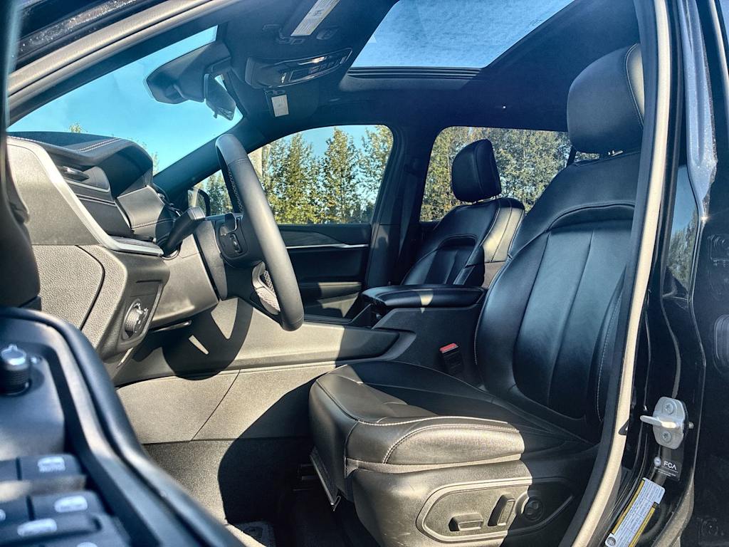 Thumbnail: 2025 Jeep Grand Cherokee L - 10