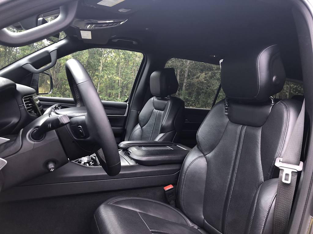 Thumbnail: 2024 Jeep Wagoneer - 10