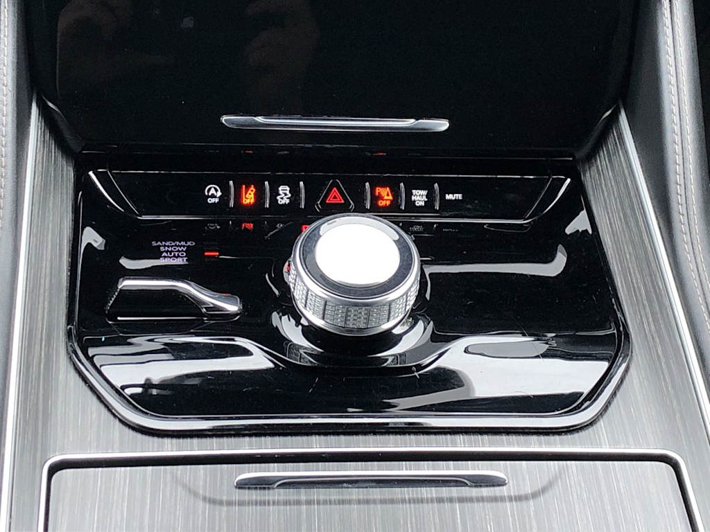 Thumbnail: 2024 Jeep Wagoneer - 27