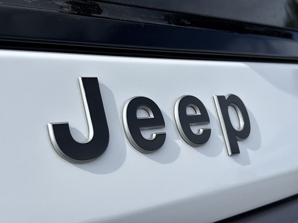 Thumbnail: 2026 Jeep Grand Wagoneer - 24