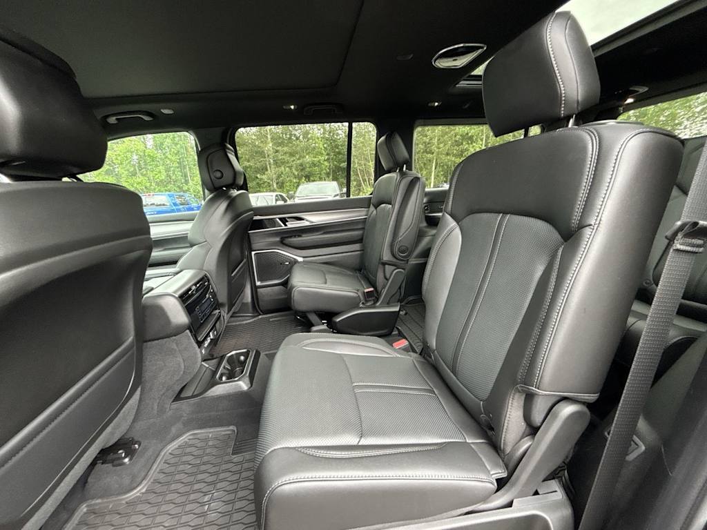 Thumbnail: 2026 Jeep Grand Wagoneer - 10
