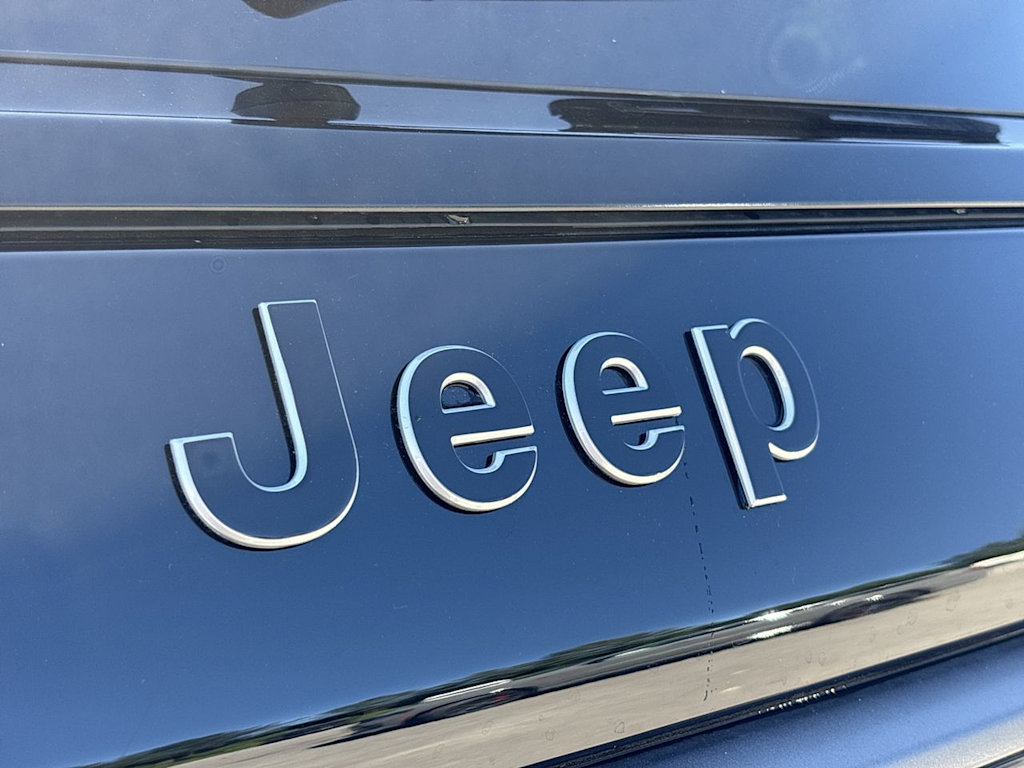 Thumbnail: 2026 Jeep Grand Wagoneer - 26