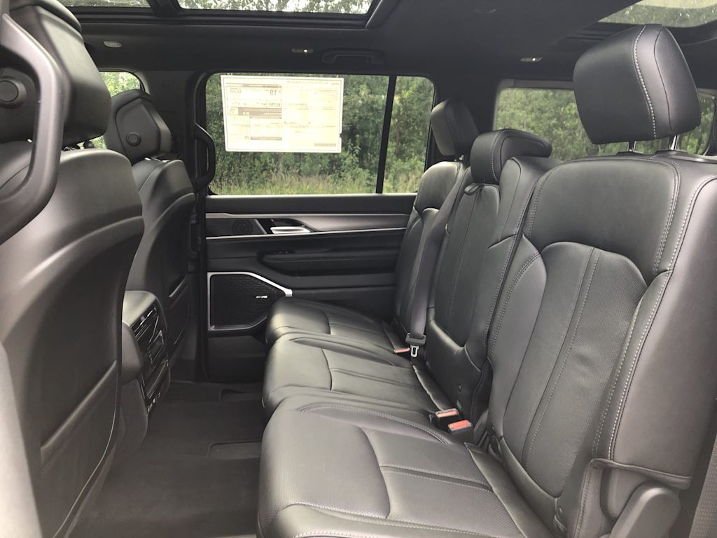 Thumbnail: 2025 Jeep Wagoneer - 11