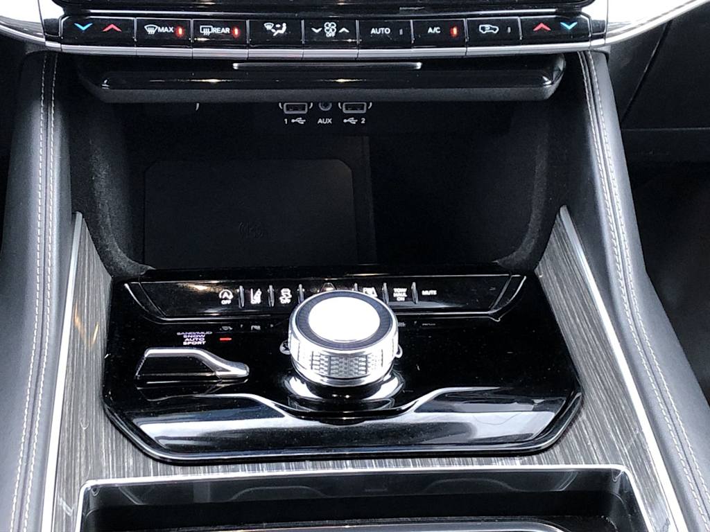 Thumbnail: 2022 Jeep Wagoneer - 28