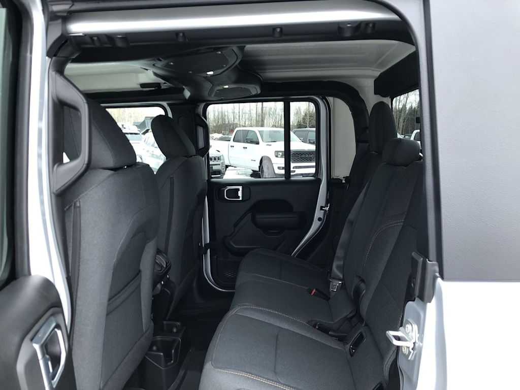 Thumbnail: 2024 Jeep Gladiator - 10