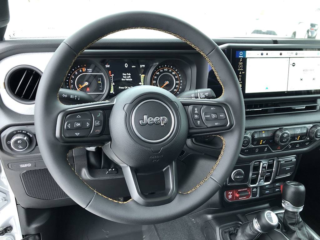 Thumbnail: 2024 Jeep Gladiator - 2