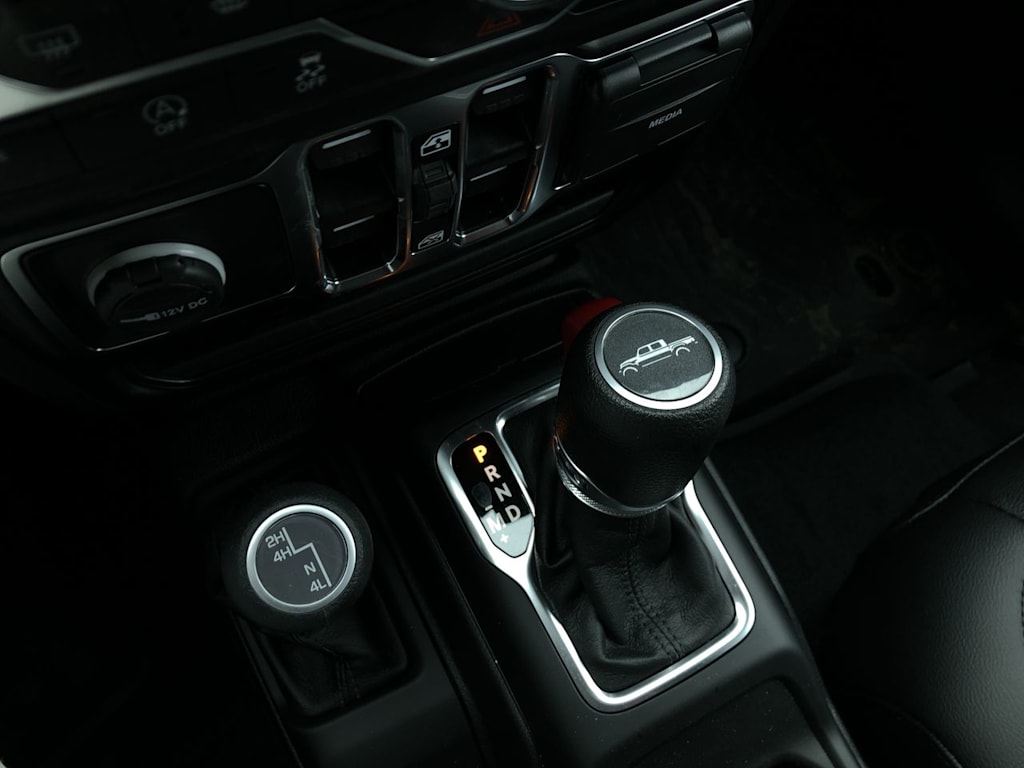 Thumbnail: 2023 Jeep Gladiator - 12