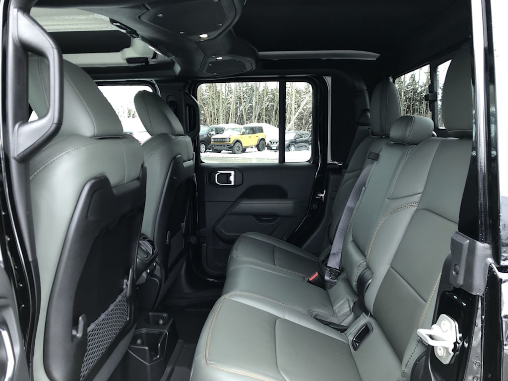 Thumbnail: 2024 Jeep Gladiator - 10